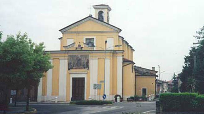 Statua della Madonna decapitata e orecchini rubati: il parroco chiude per  furto la chiesa