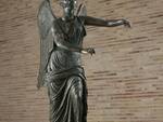 La Vittoria Alata torna a Brescia: un posto d'onore nel parco archeologico del Capitolium