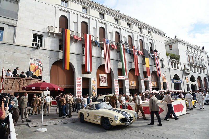 Film Mille Miglia piazza Vittoria