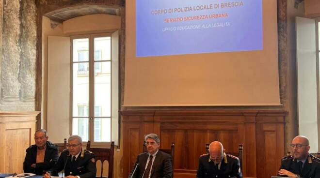 polizia locale Brescia nelle scuole