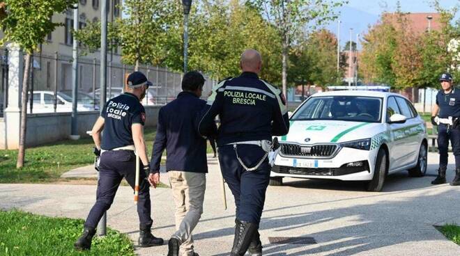 Polizia Locale Brescia Parco rosa Blu