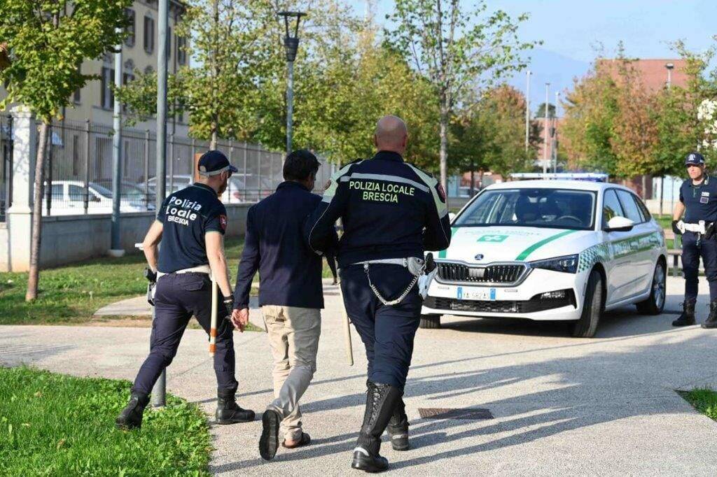 Polizia Locale Brescia Parco rosa Blu