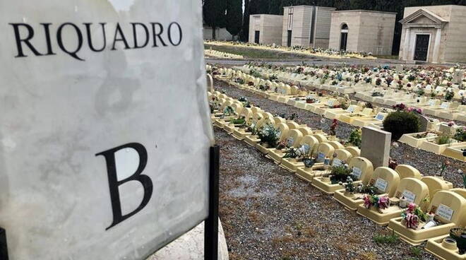 Cimitero Vantiniano tombe bimbi mai nati rimosse