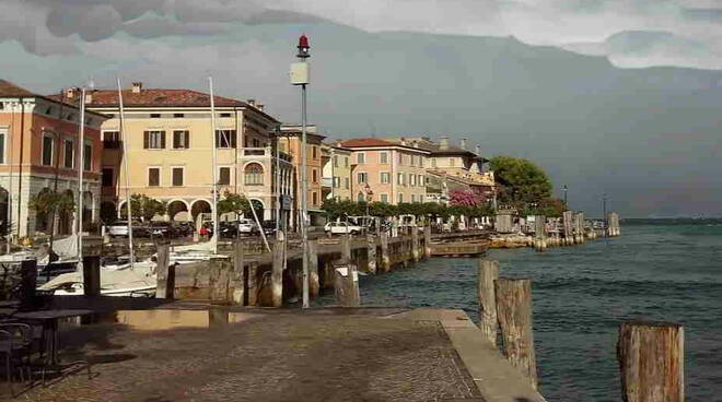 Gargnano imbarcadero e lago