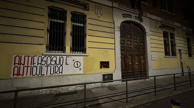 Striscione Blocco Studentesco al Calini