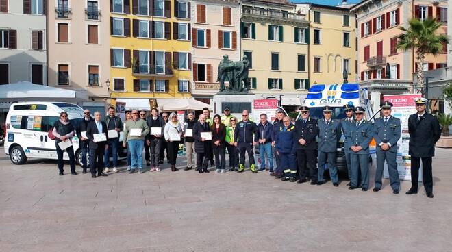 nuovo mezzo volontari del Garda