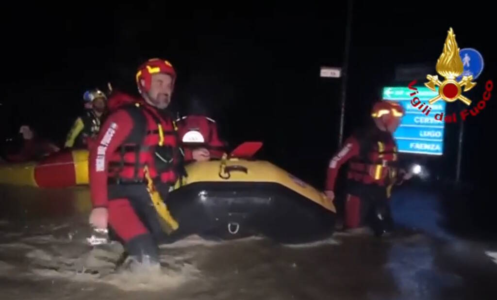 Alluvione Emilia Romagna vigili del fuoco