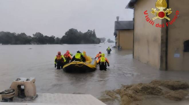 Alluvione Emilia Romagna  vigili del fuoco brescia