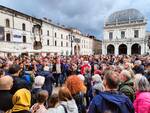 Strage di piazza Loggia il governo non si costituisce parte civile flash mob 12 maggio 2023