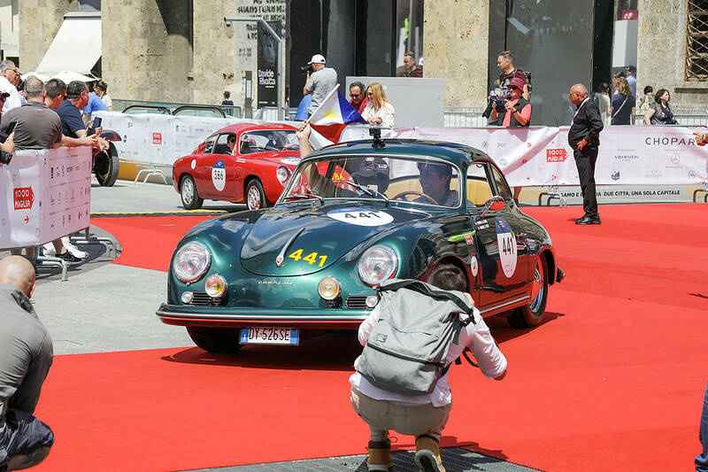 1000 Miglia 2023, punzonatura e passerella in piazza vittoria lunedì 12 giugno