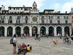 Piazza Loggia Brescia turismo turisti