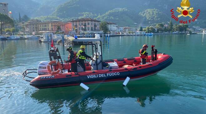 Pisogne Lovere ricerche vigili del fuoco ragazza scomparsa nel Lago d'Iseo