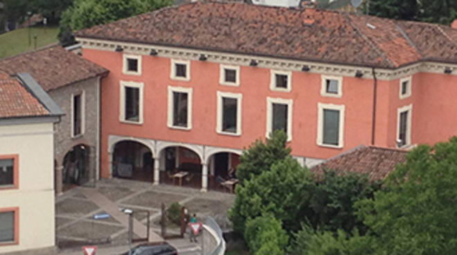 C'è un albero in Giappone” Chiara Bazoli venerdì presenta il suo libro a  Sarezzo - QuiBrescia