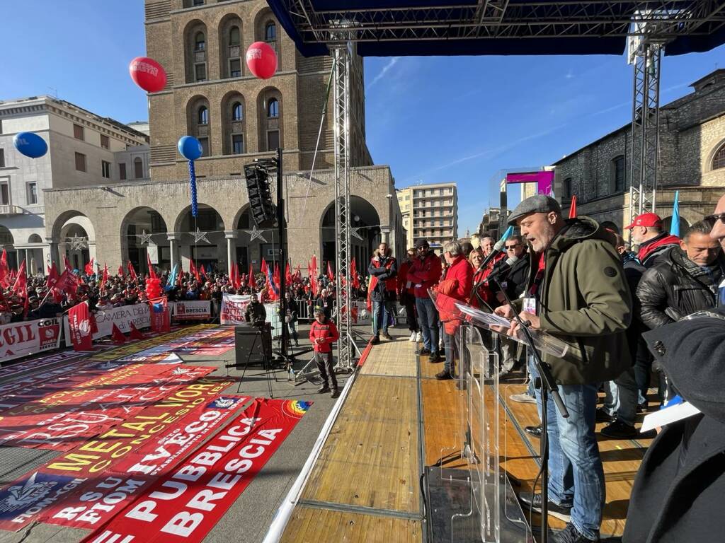 Migliaia In Piazza A Brescia Contro La Manovra Del Governo Con Cgil E Uil Quibrescia 