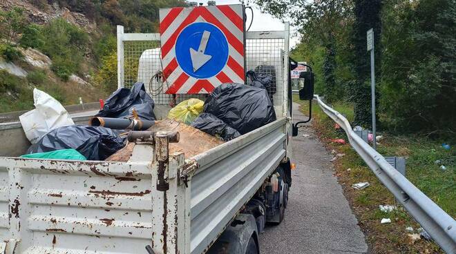 rifiuti abbandonati abbandono illecito