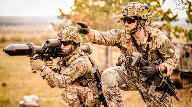 alpini italiani Esercito Nato esercitazioni guerra armi militari