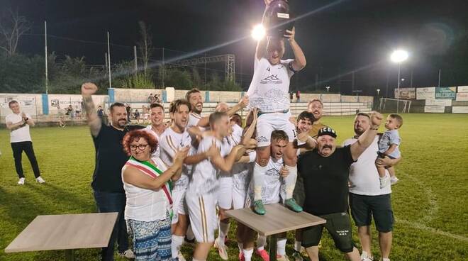 Calcio Toscani Costruzioni vince il torneo notturno di Ponte San Marco 2024
