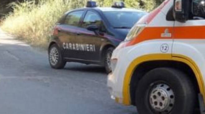 Ambulanza campagna carabinieri