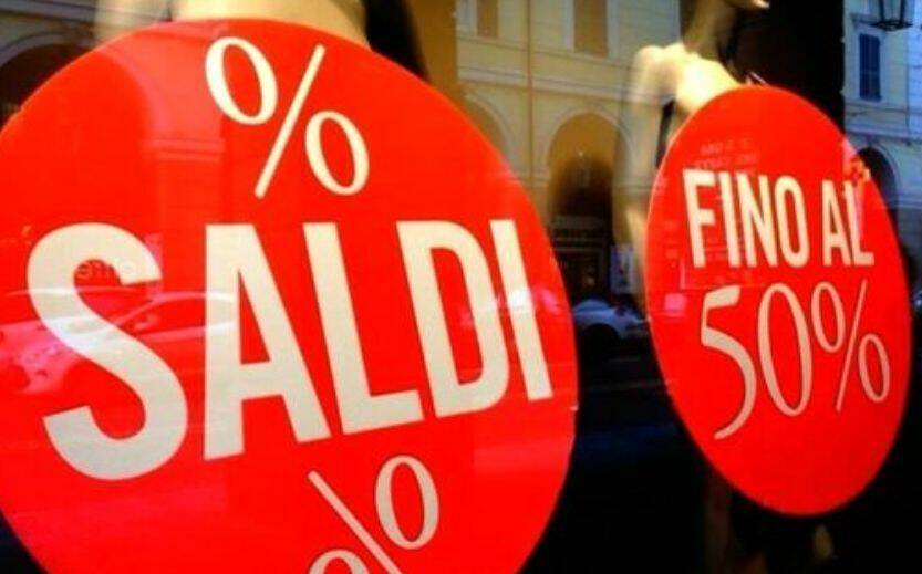 Saldi estivi svendite commercio