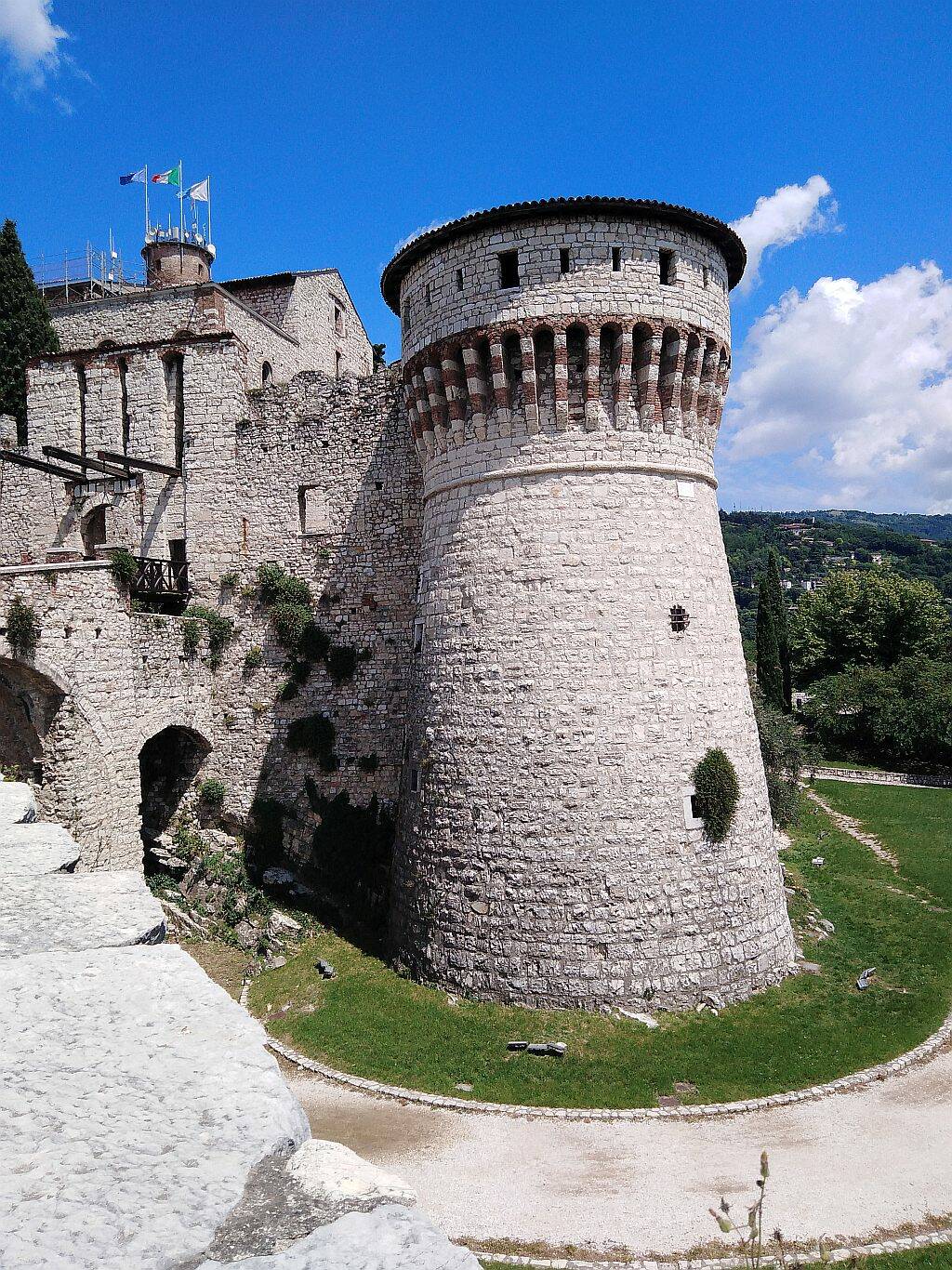 Castello di Brescia torre dei prigionieri.jpg