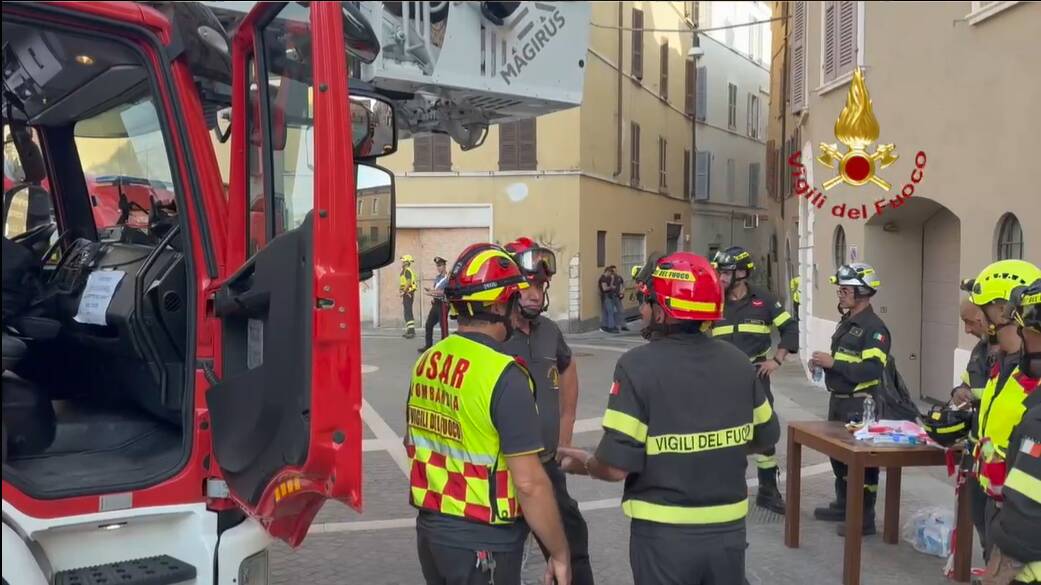 Tresanda San Nicola crollo Vigili del fuoco USAR autoscala