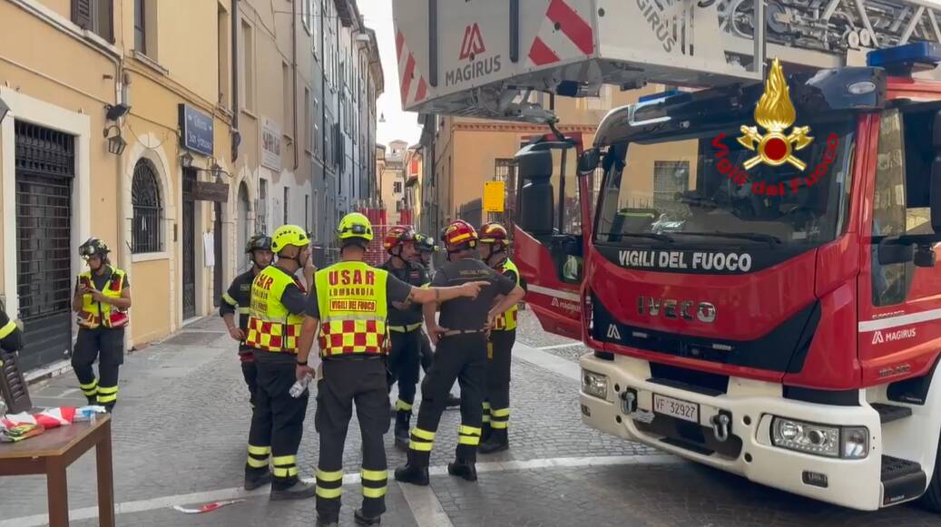 Tresanda San Nicola crollo Vigili del fuoco USAR autoscala