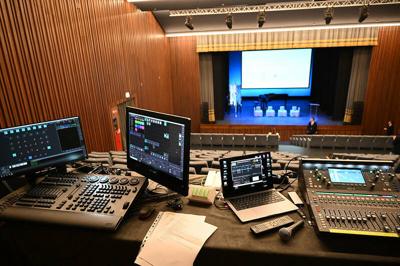 Brescia inaugurato Teatro Borsoni