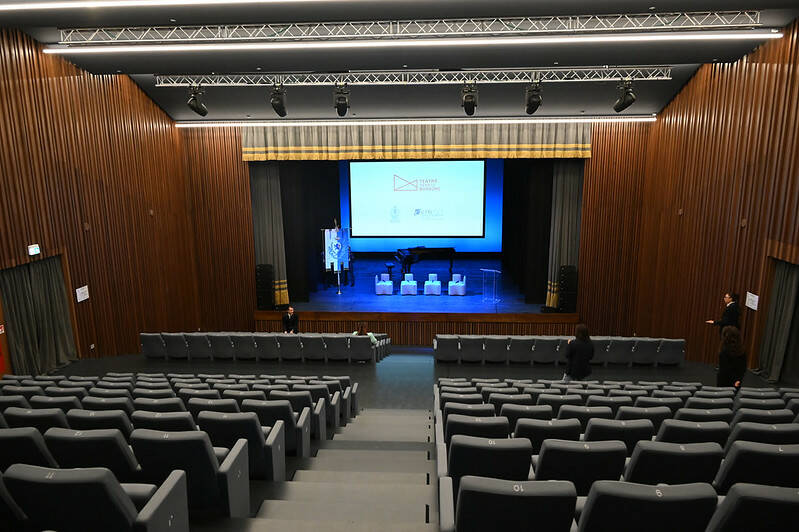 Brescia inaugurato Teatro Borsoni