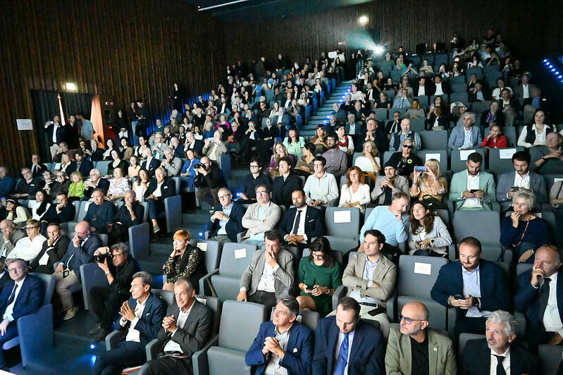 Brescia inaugurato Teatro Borsoni